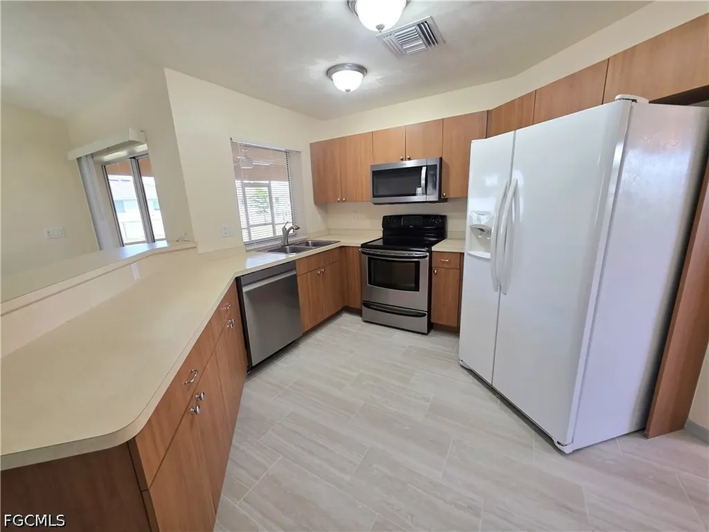 4614 SW 9th Place Cape Coral FL 33914