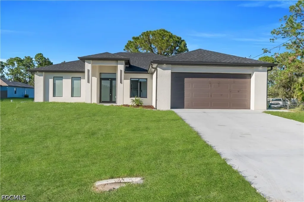 2806 Vera Avenue S Lehigh Acres FL 33976