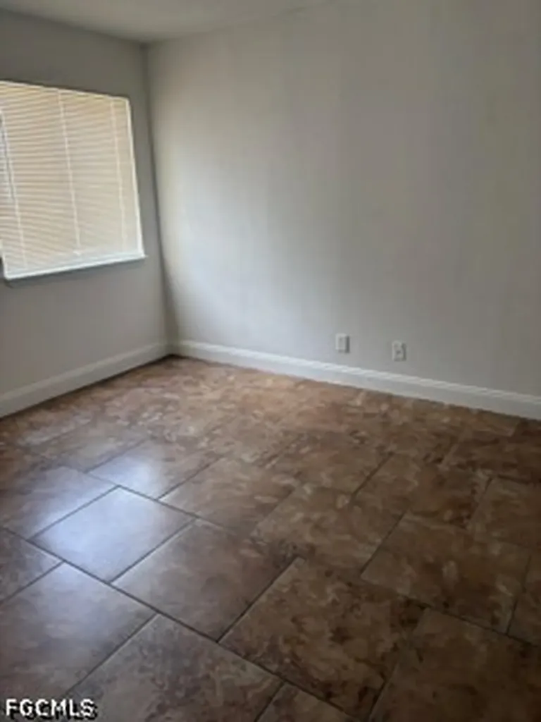 2855 Winkler Avenue Fort Myers FL 33916