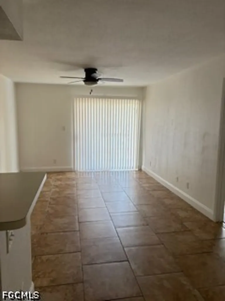 2855 Winkler Avenue Fort Myers FL 33916