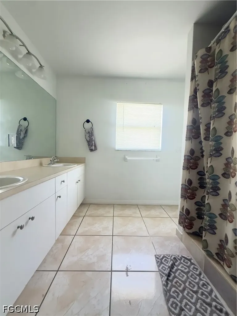 21 SW 24th Place Cape Coral FL 33991