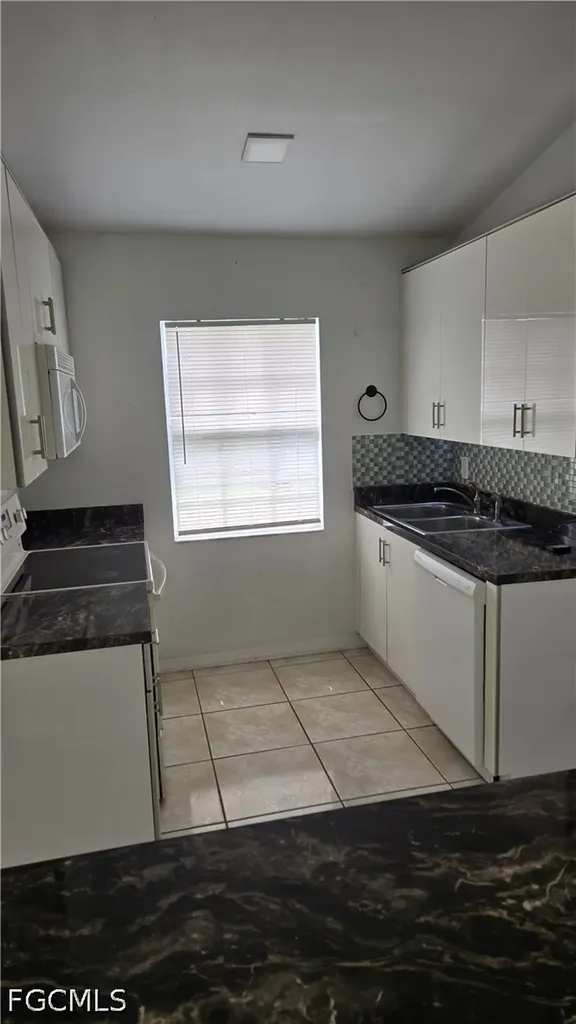 21 SW 24th Place Cape Coral FL 33991