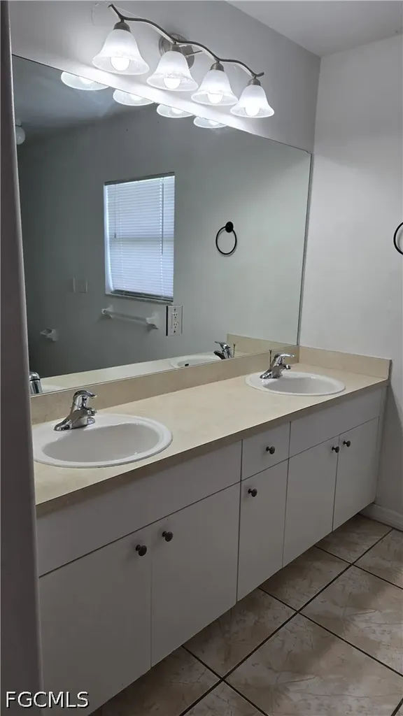 21 SW 24th Place Cape Coral FL 33991