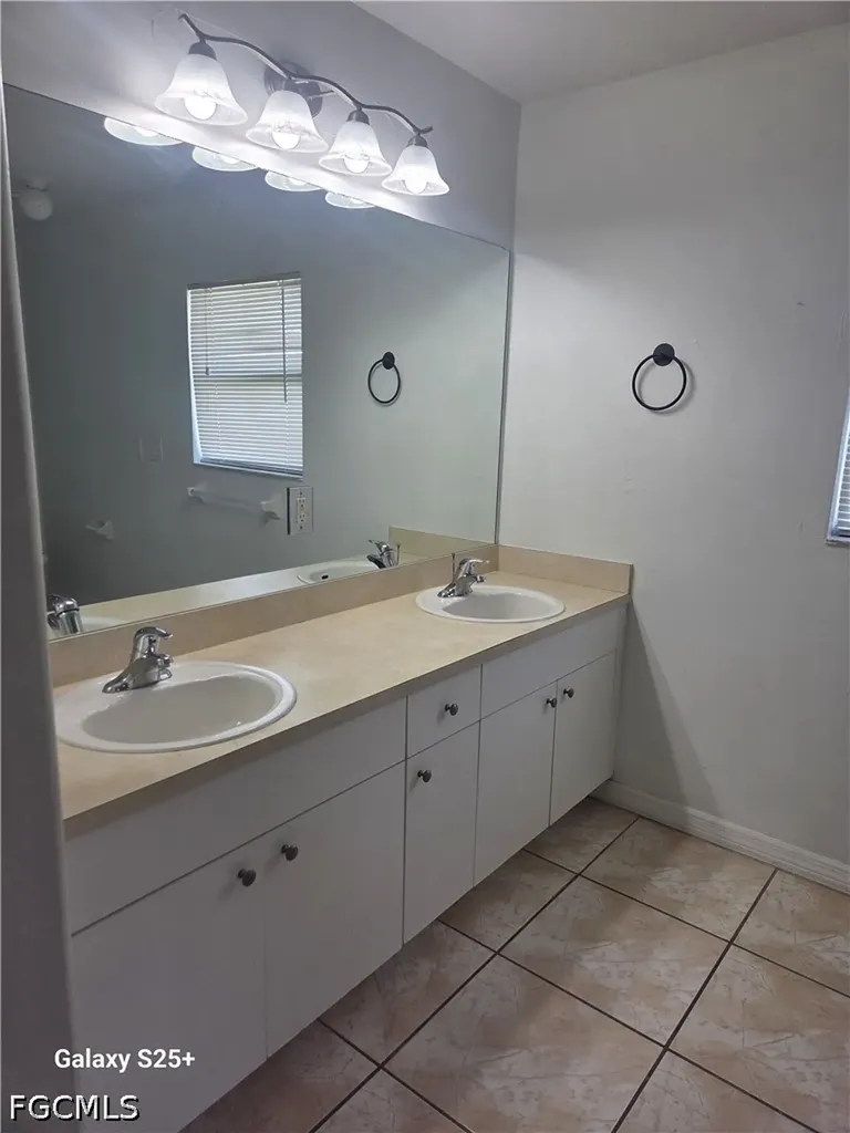 21 SW 24th Place Cape Coral FL 33991