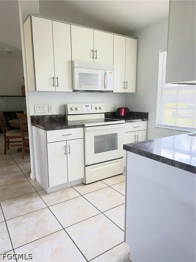 21 SW 24th Place Cape Coral FL 33991