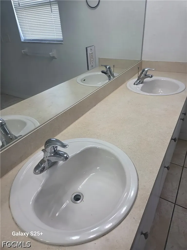 21 SW 24th Place Cape Coral FL 33991