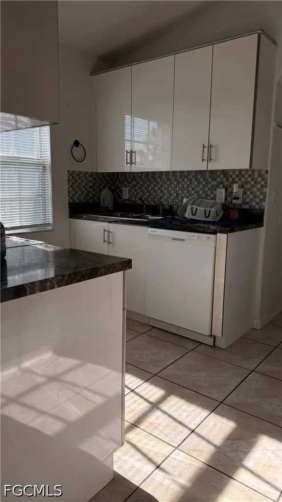 21 SW 24th Place Cape Coral FL 33991