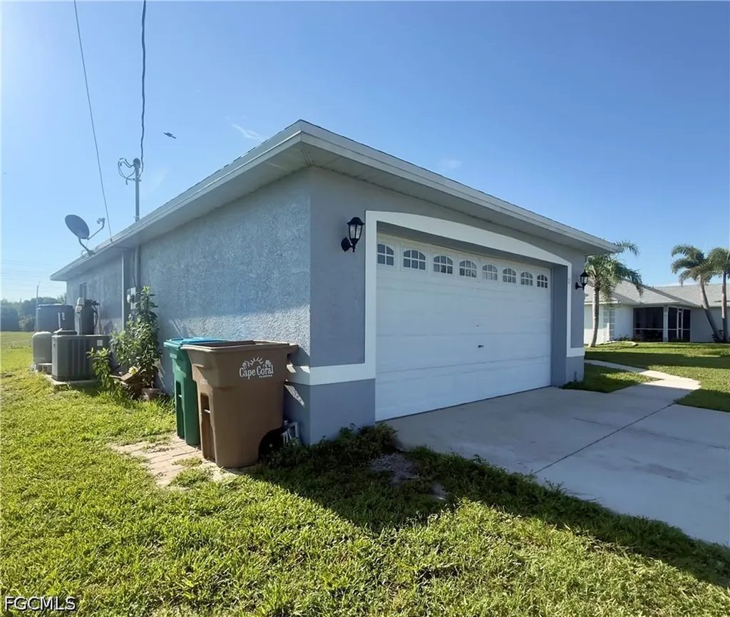 21 SW 24th Place Cape Coral FL 33991