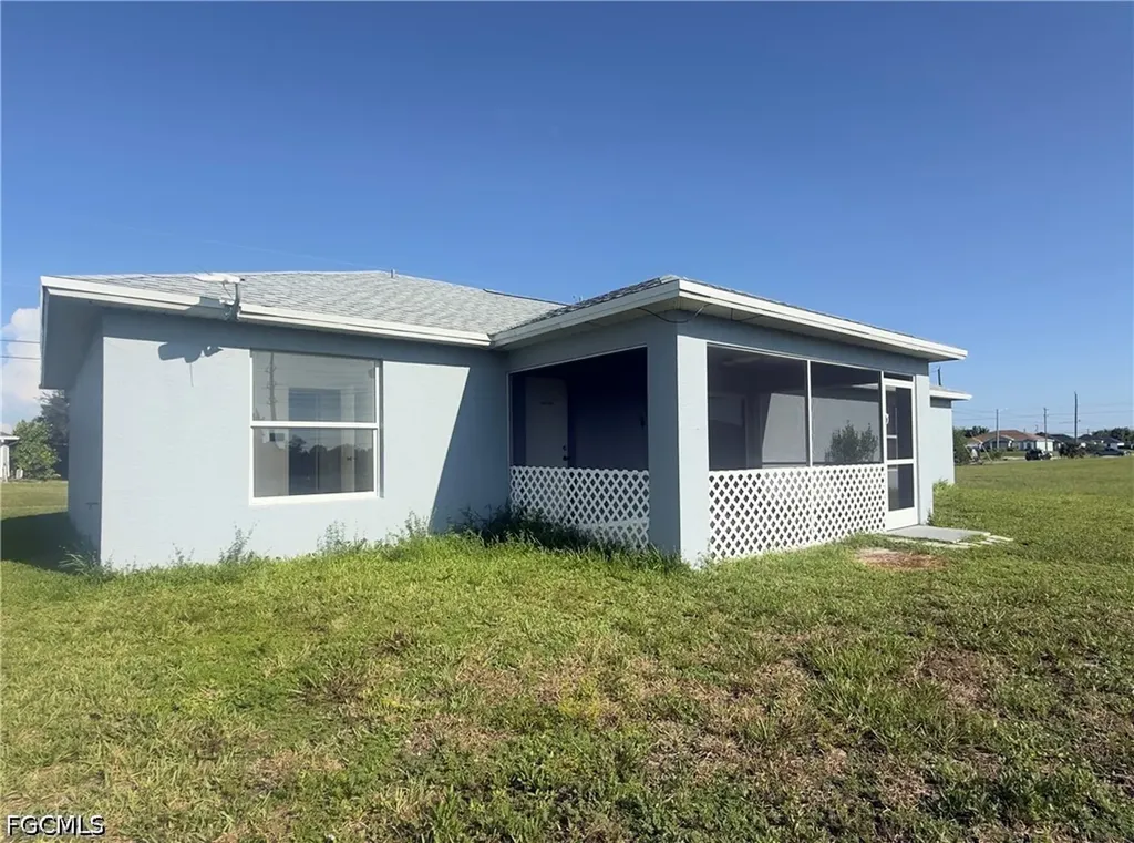 21 SW 24th Place Cape Coral FL 33991