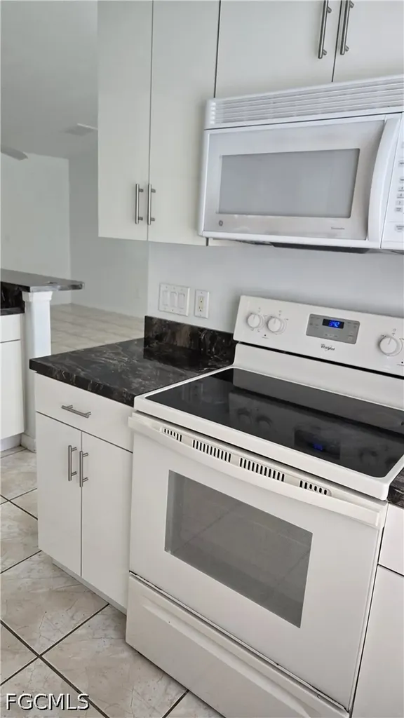 21 SW 24th Place Cape Coral FL 33991