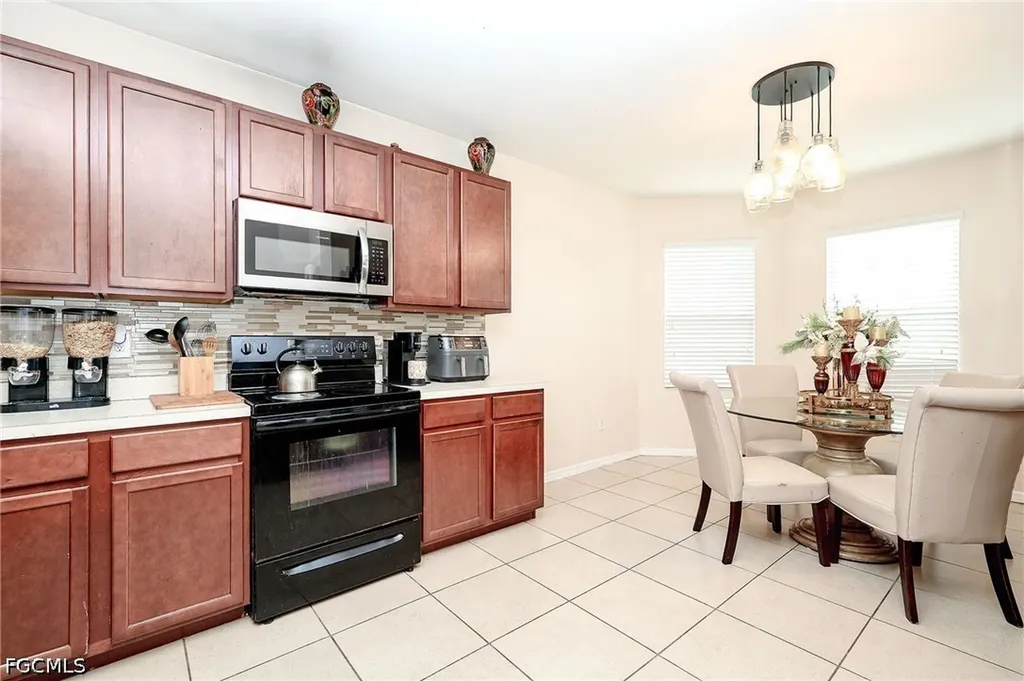 4457 12th Street NE Naples FL 34120