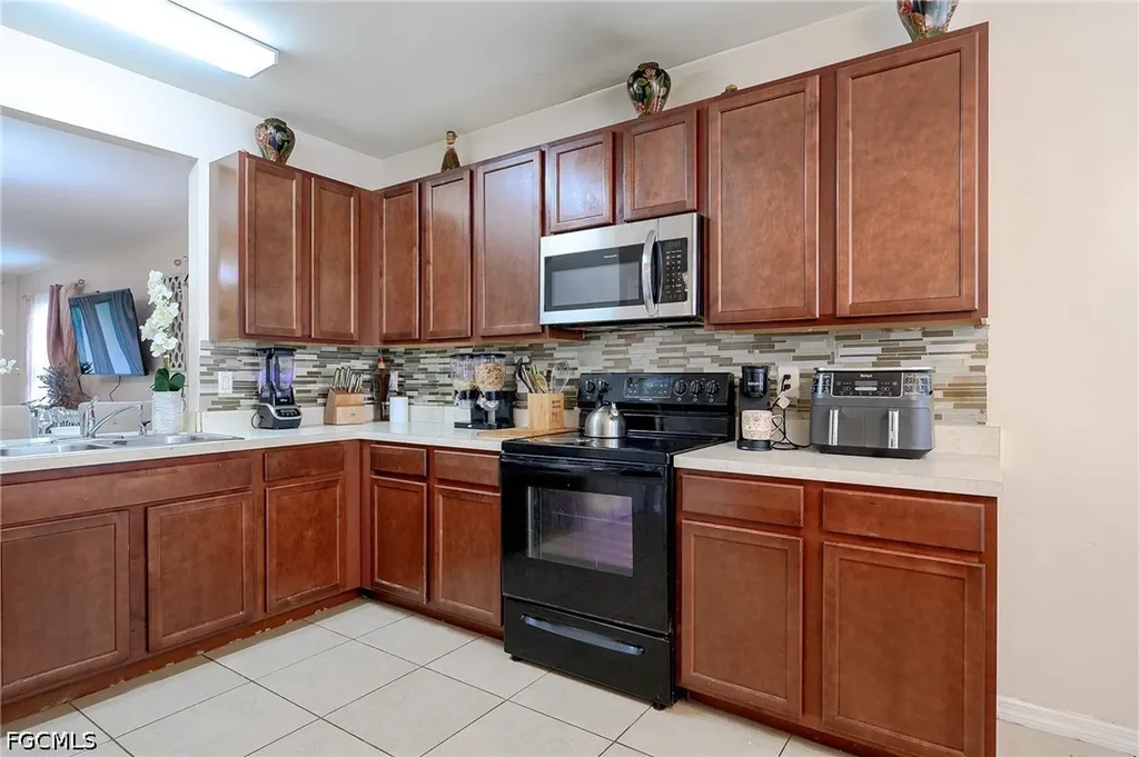 4457 12th Street NE Naples FL 34120