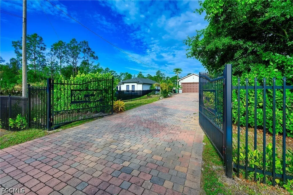 4457 12th Street NE Naples FL 34120