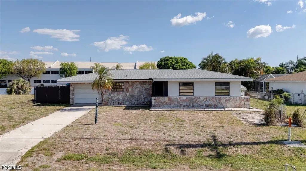 1522 Shelby Parkway Cape Coral FL 33904