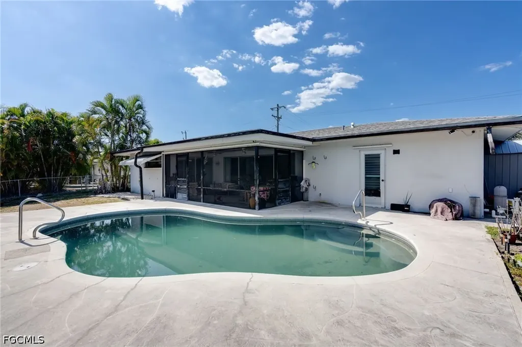 1522 Shelby Parkway Cape Coral FL 33904