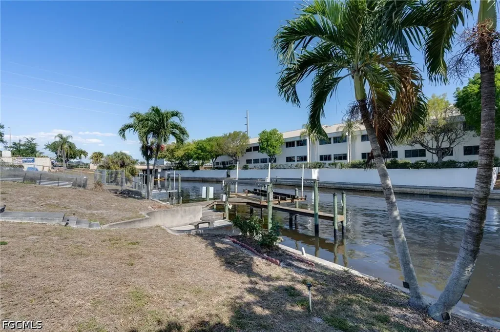 1522 Shelby Parkway Cape Coral FL 33904