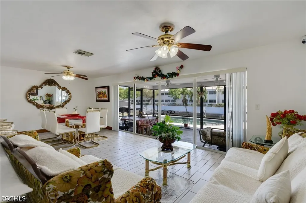 1522 Shelby Parkway Cape Coral FL 33904