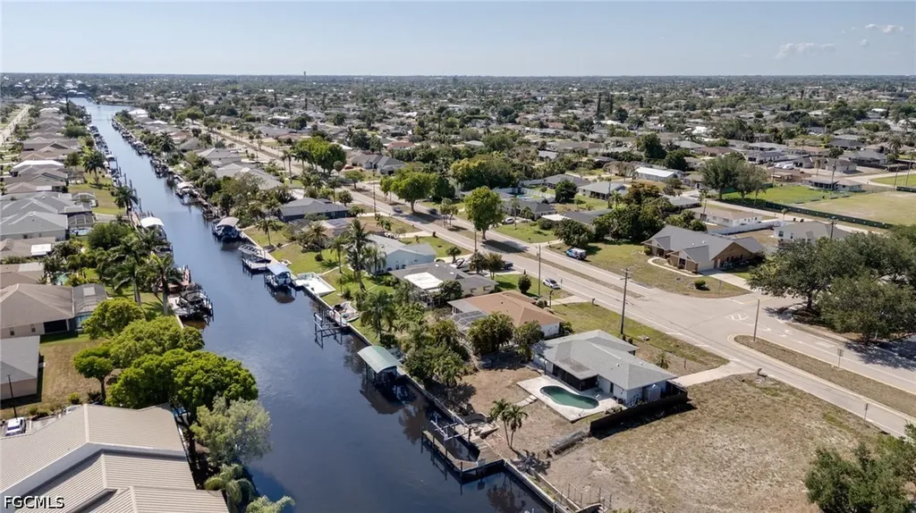 1522 Shelby Parkway Cape Coral FL 33904