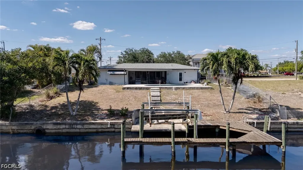 1522 Shelby Parkway Cape Coral FL 33904