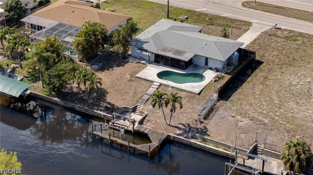 1522 Shelby Parkway Cape Coral FL 33904
