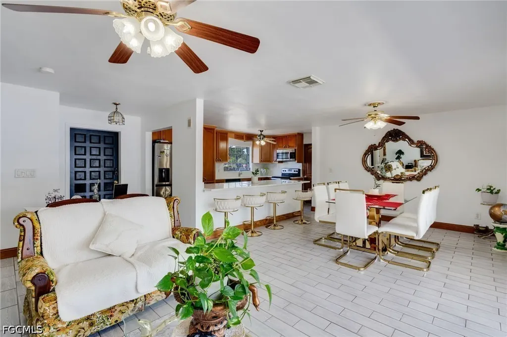 1522 Shelby Parkway Cape Coral FL 33904