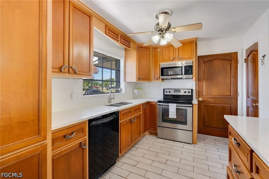 1522 Shelby Parkway Cape Coral FL 33904