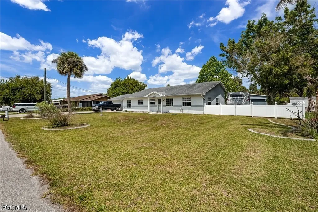 17290 Rewis Road Alva FL 33920
