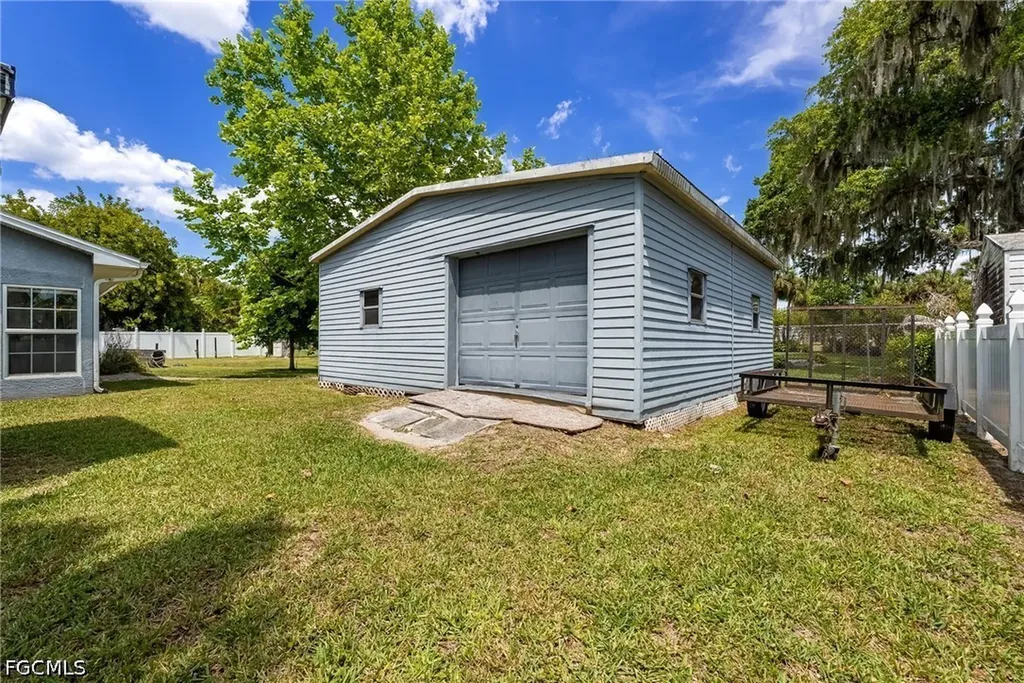 17290 Rewis Road Alva FL 33920