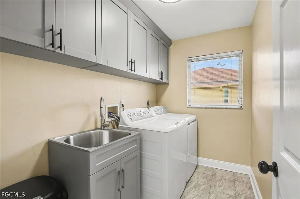 136 SE 5th Street Cape Coral FL 33990