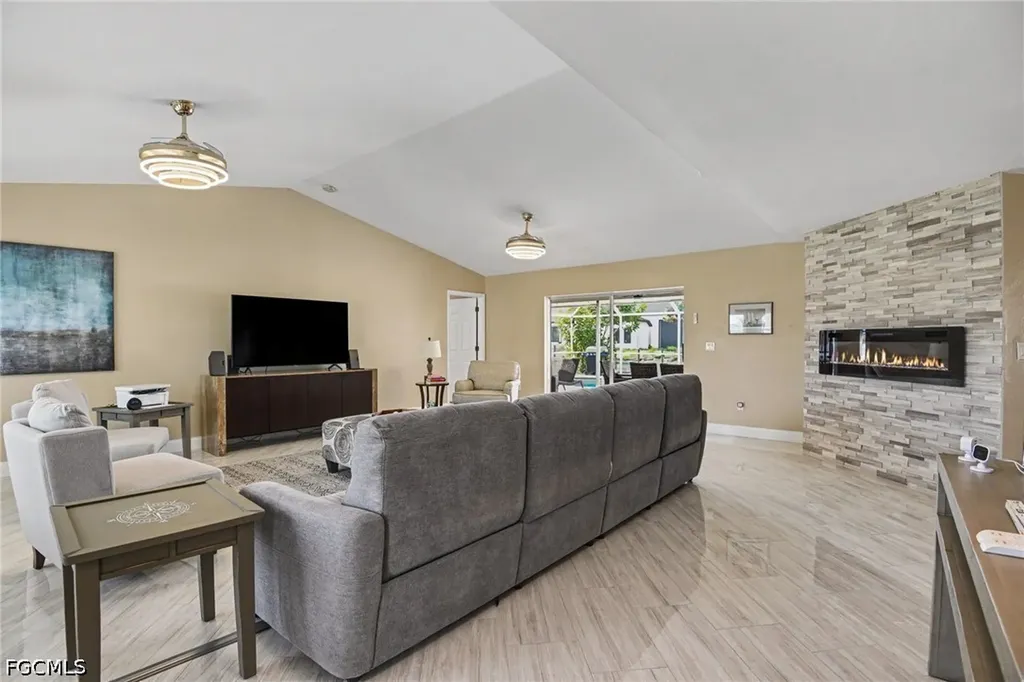 136 SE 5th Street Cape Coral FL 33990