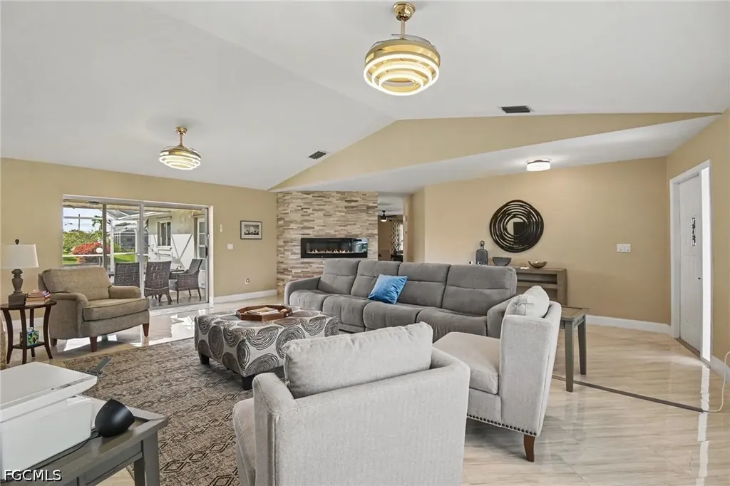 136 SE 5th Street Cape Coral FL 33990