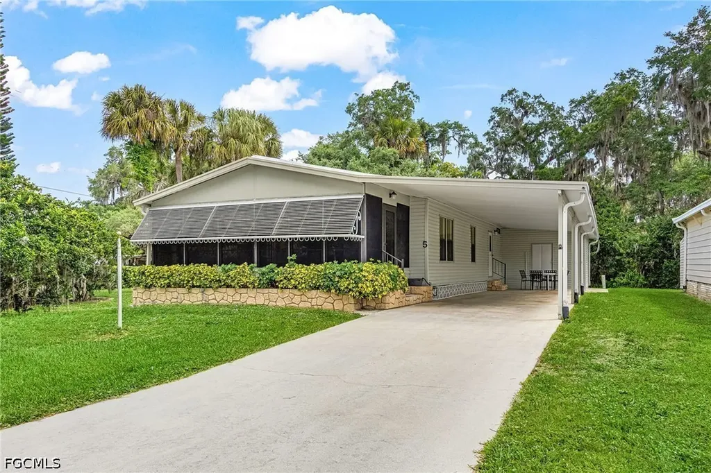 5 Erica Street Alva FL 33920