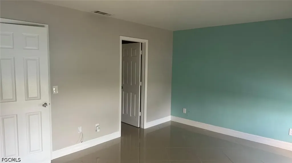 1319 SW 10th Place Cape Coral FL 33991