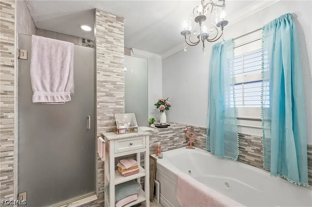 1818 NE 2nd Street Cape Coral FL 33909
