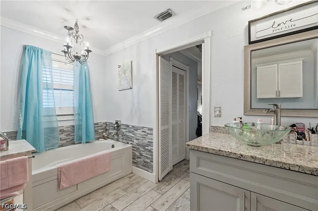 1818 NE 2nd Street Cape Coral FL 33909
