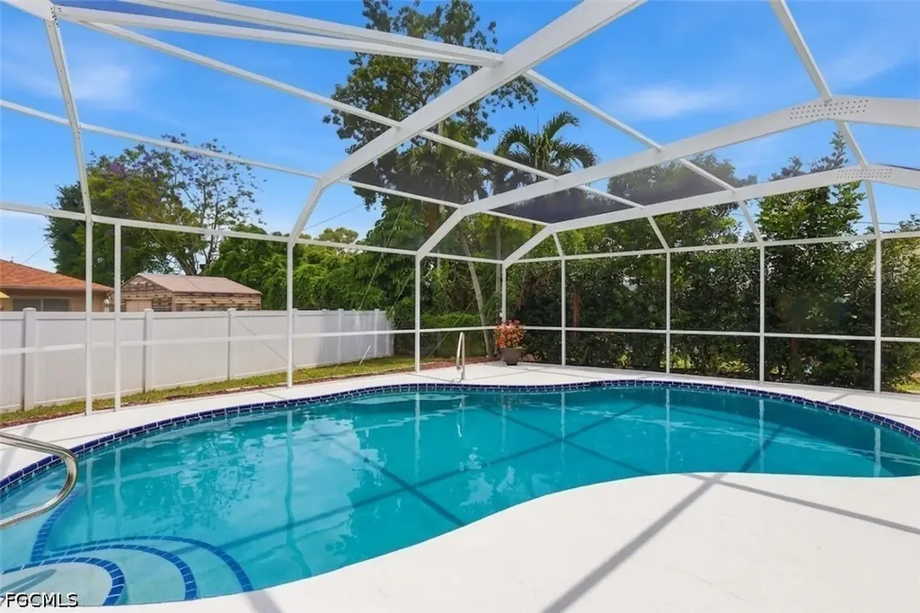 1818 NE 2nd Street Cape Coral FL 33909