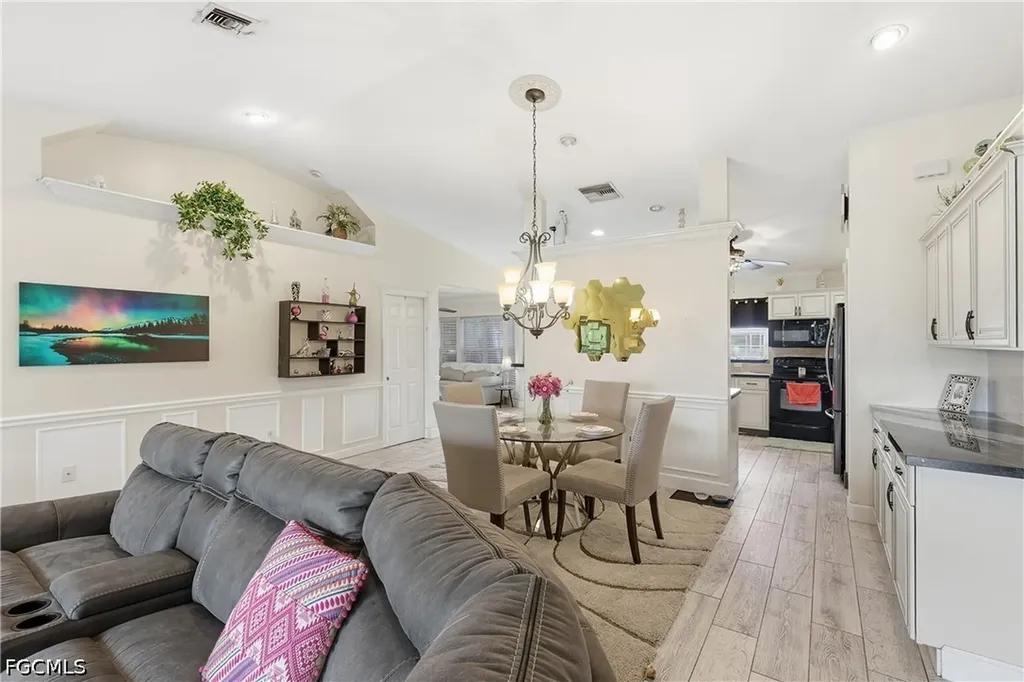 1818 NE 2nd Street Cape Coral FL 33909