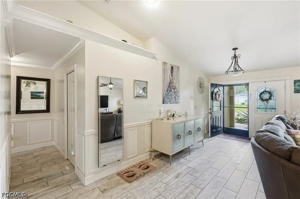 1818 NE 2nd Street Cape Coral FL 33909