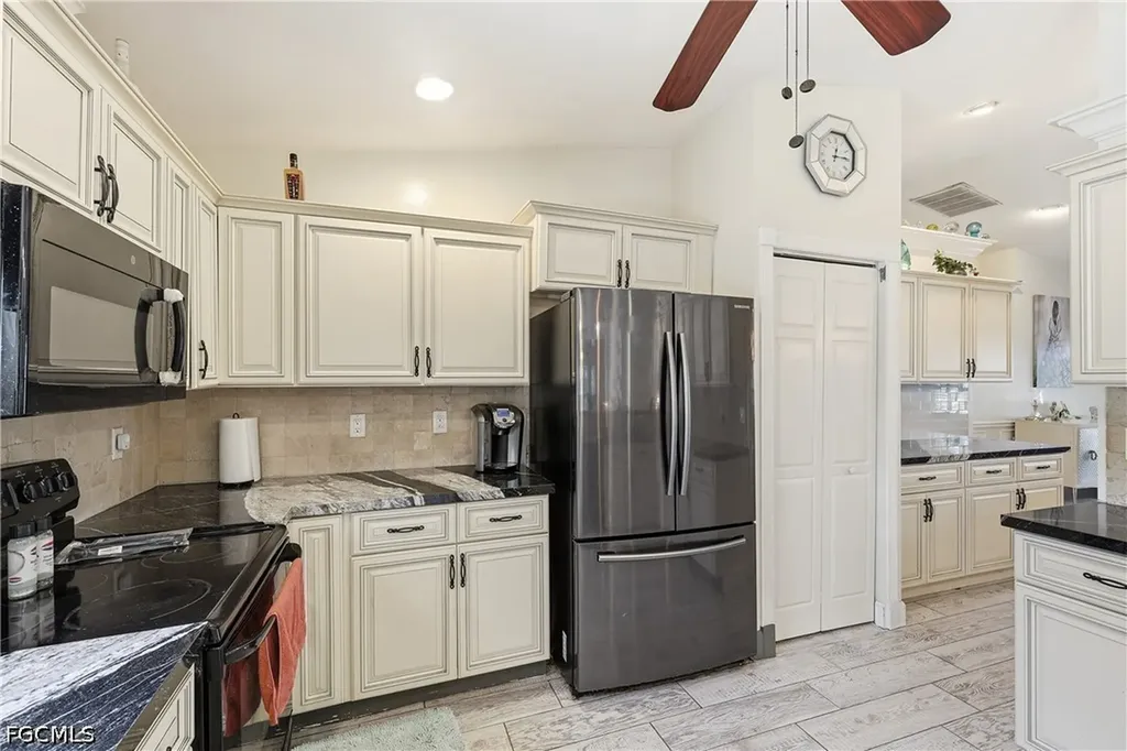 1818 NE 2nd Street Cape Coral FL 33909