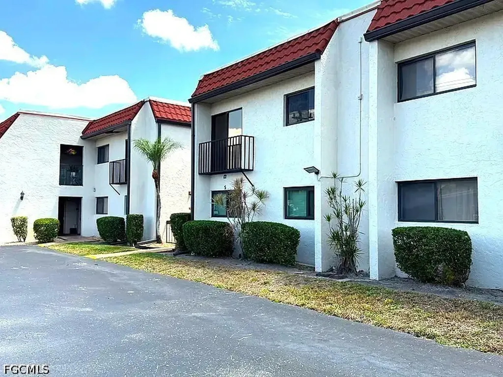 4728 Orange Grove Boulevard North Fort Myers FL 33903