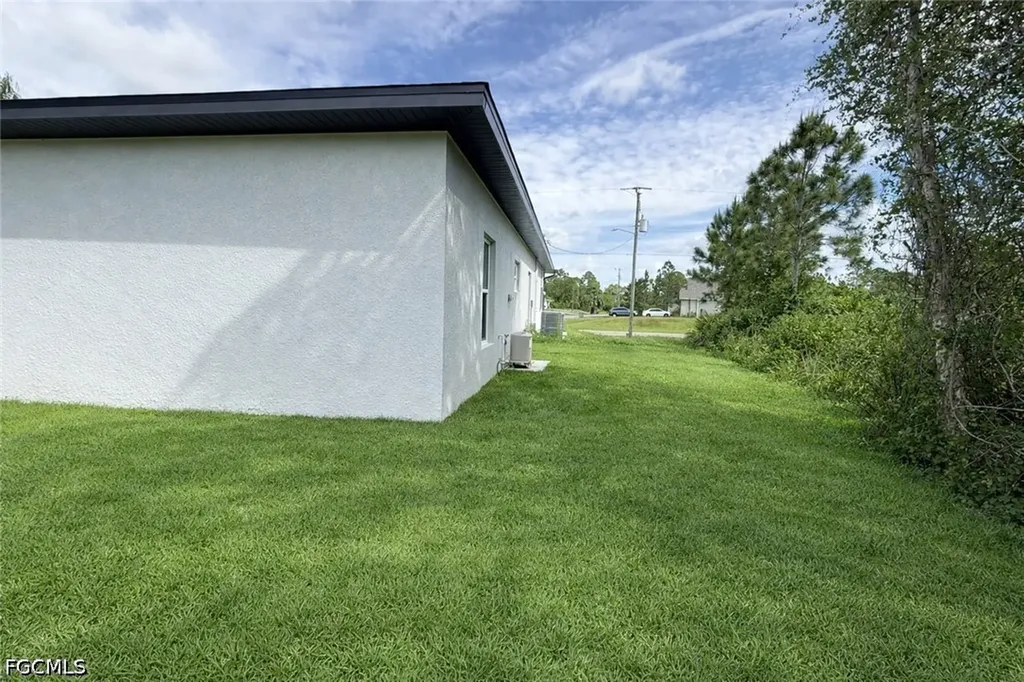 2809 Darlene Place Lehigh Acres FL 33971