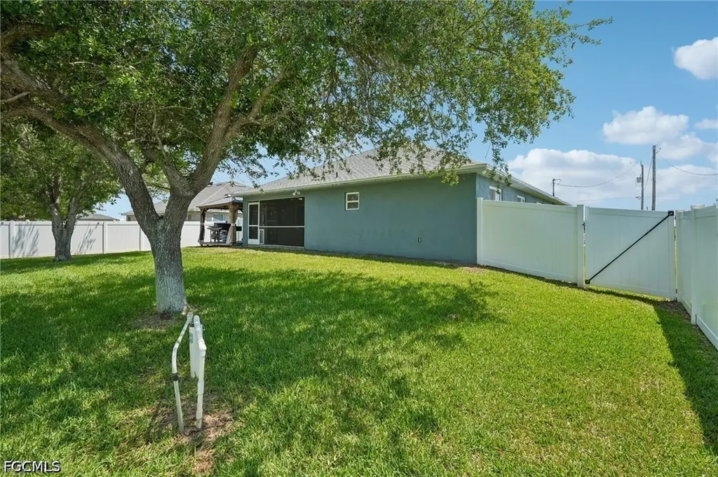 4317 NW 40th Terrace Cape Coral FL 33993