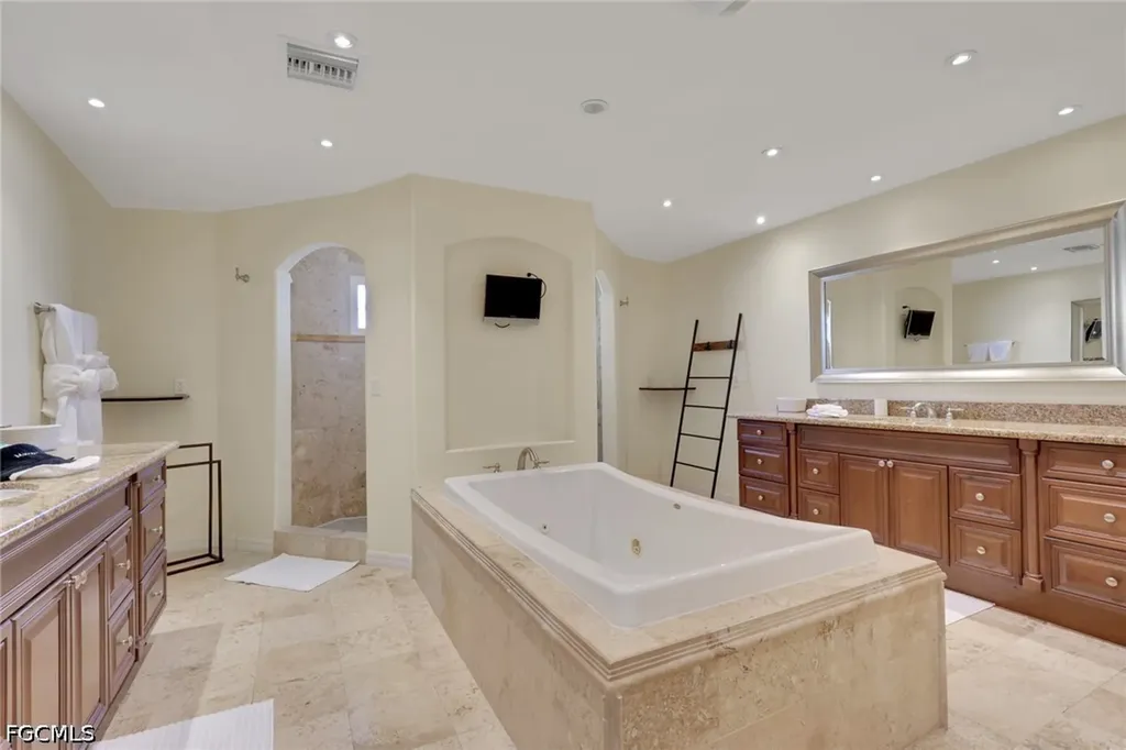 2146 SE 18th Avenue Cape Coral FL 33990