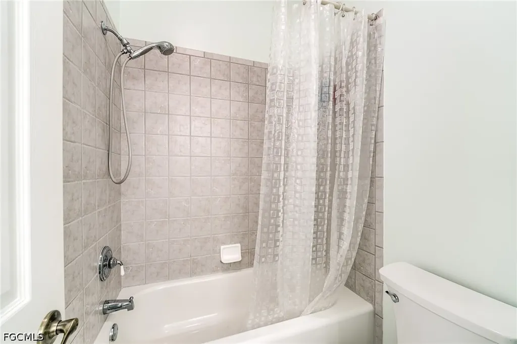 8864 New Castle Drive Fort Myers FL 33908