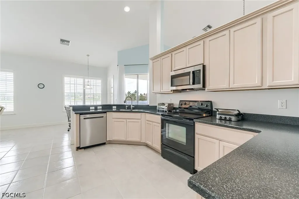 8864 New Castle Drive Fort Myers FL 33908
