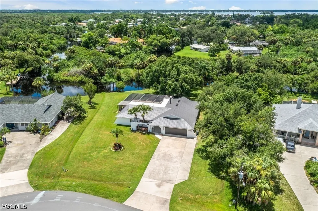 7436 Dana Lin Circle North Fort Myers FL 33917