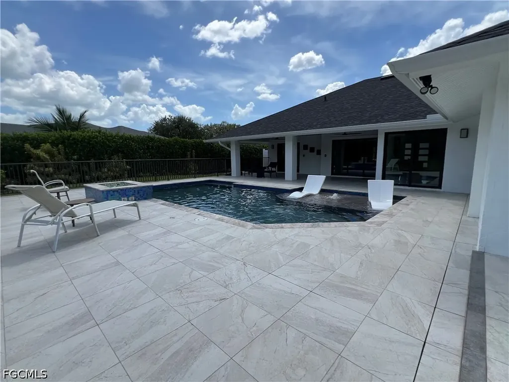 1919 Countess Court Naples FL 34110