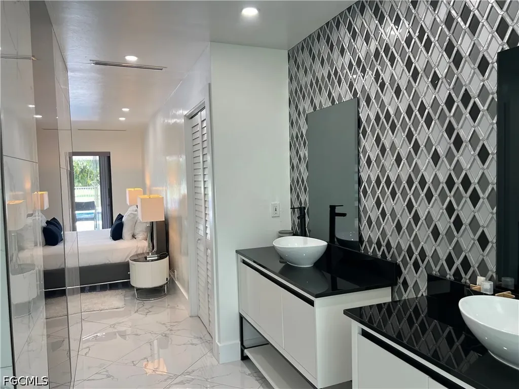 1919 Countess Court Naples FL 34110