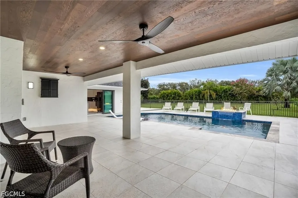1919 Countess Court Naples FL 34110