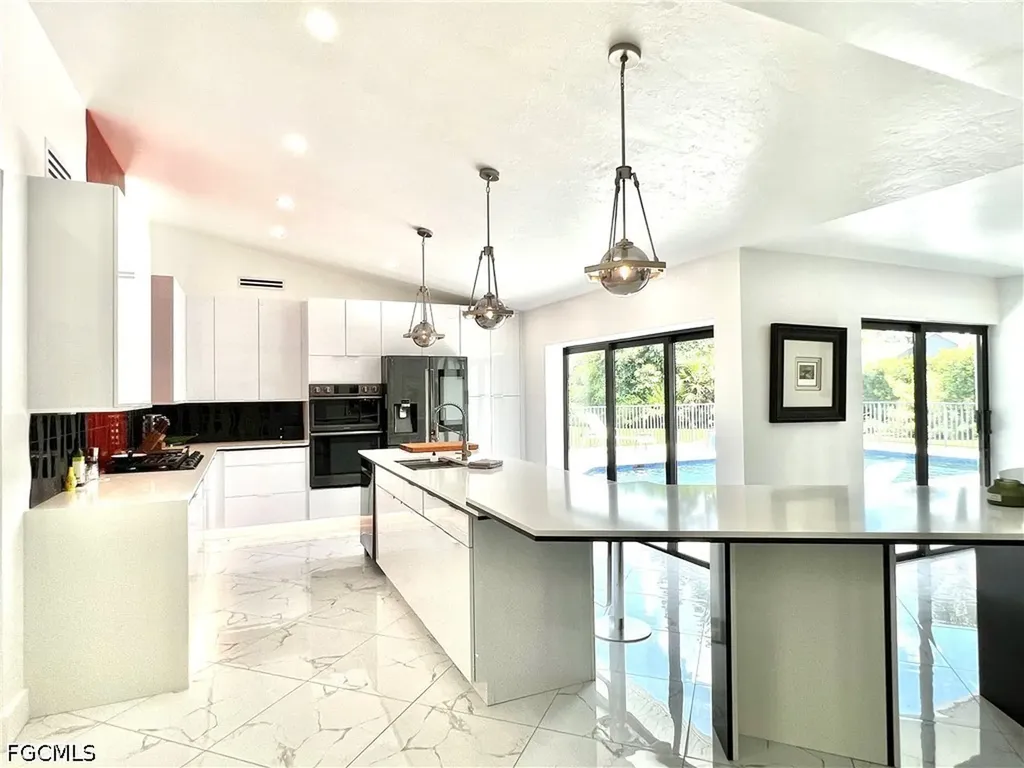 1919 Countess Court Naples FL 34110